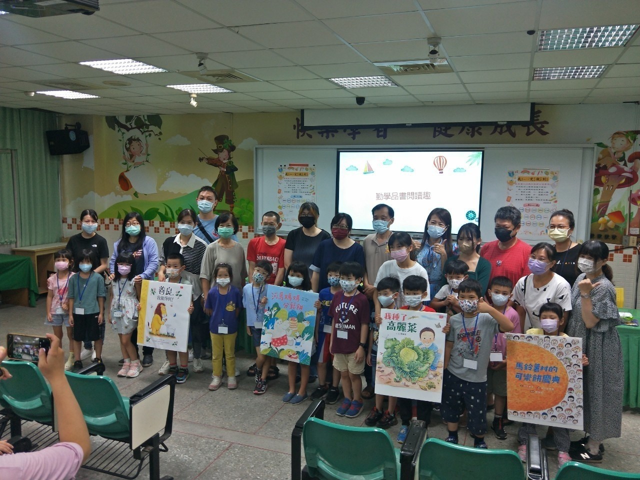 LINE_ALBUM_校網輪播照片1111_221111_66.jpg